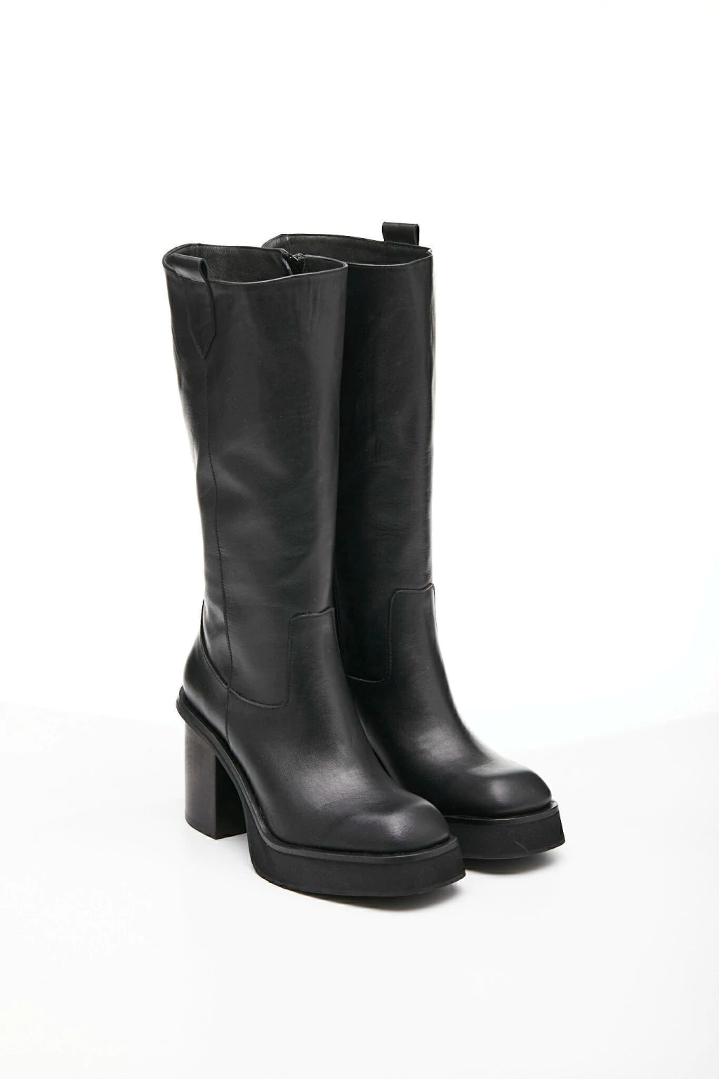 Chubut Black Leather