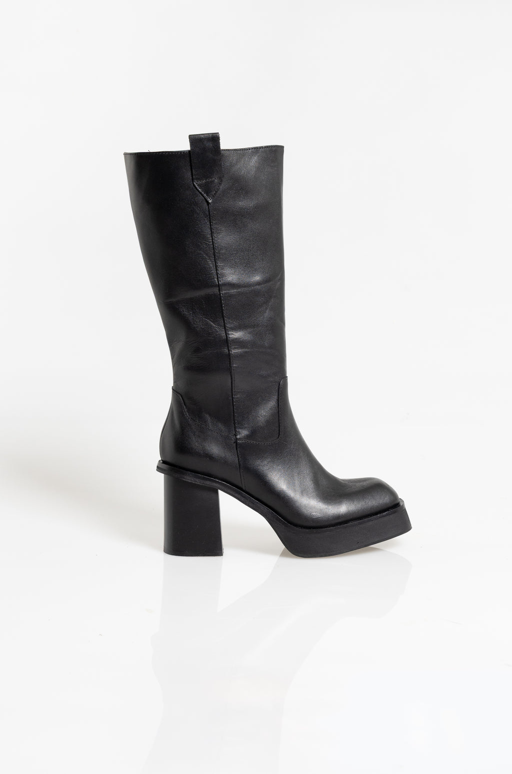 Chubut Black Leather