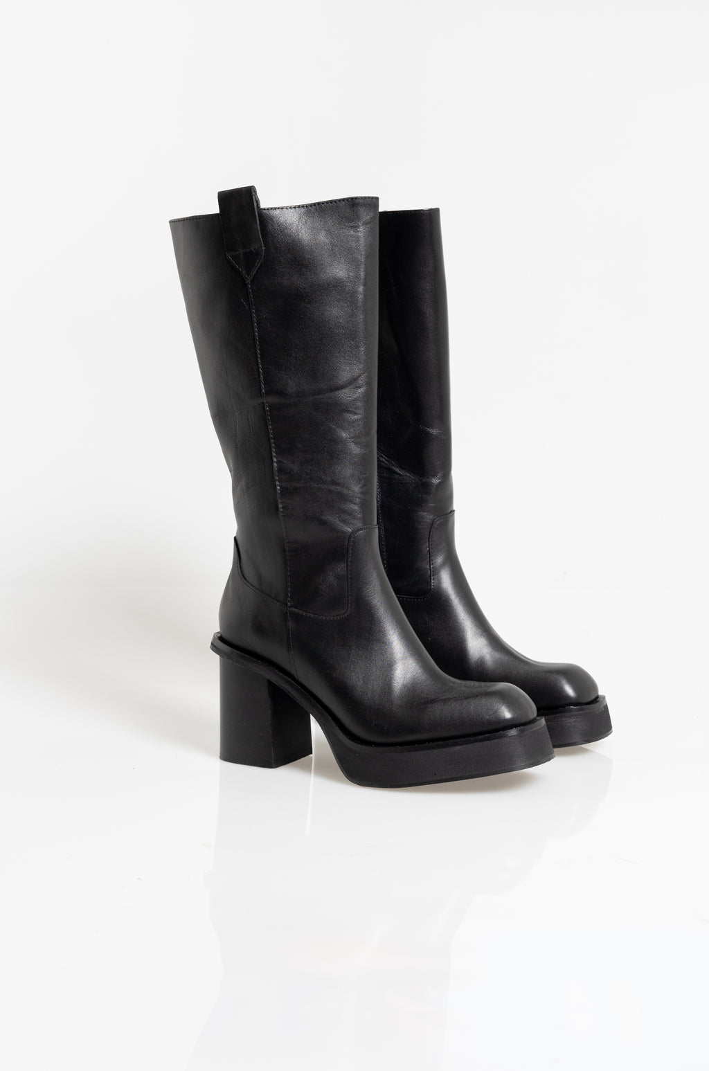 Chubut Black Leather