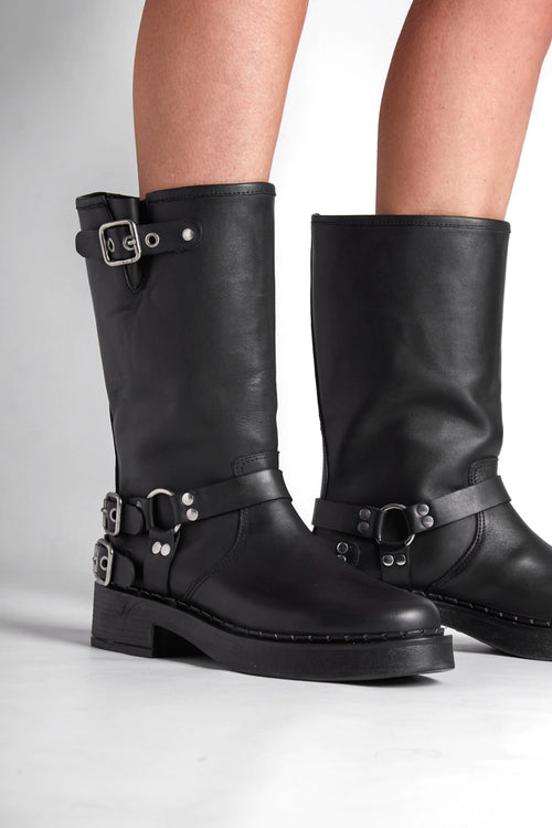 Artigas Black Leather