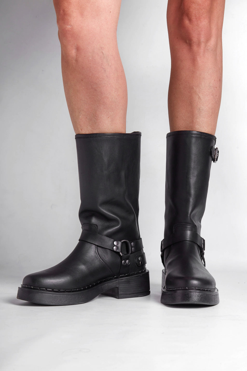 Artigas Black Leather